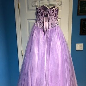 Size 6 worn once beautiful Sweet 16 gown!